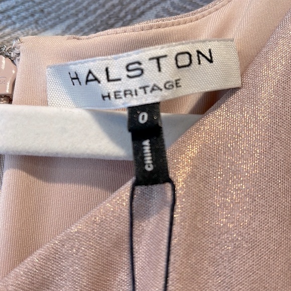 Halston Heritage Metallic Jersey Front Keyhole Gown Champagne 0 - Picture 7 of 8